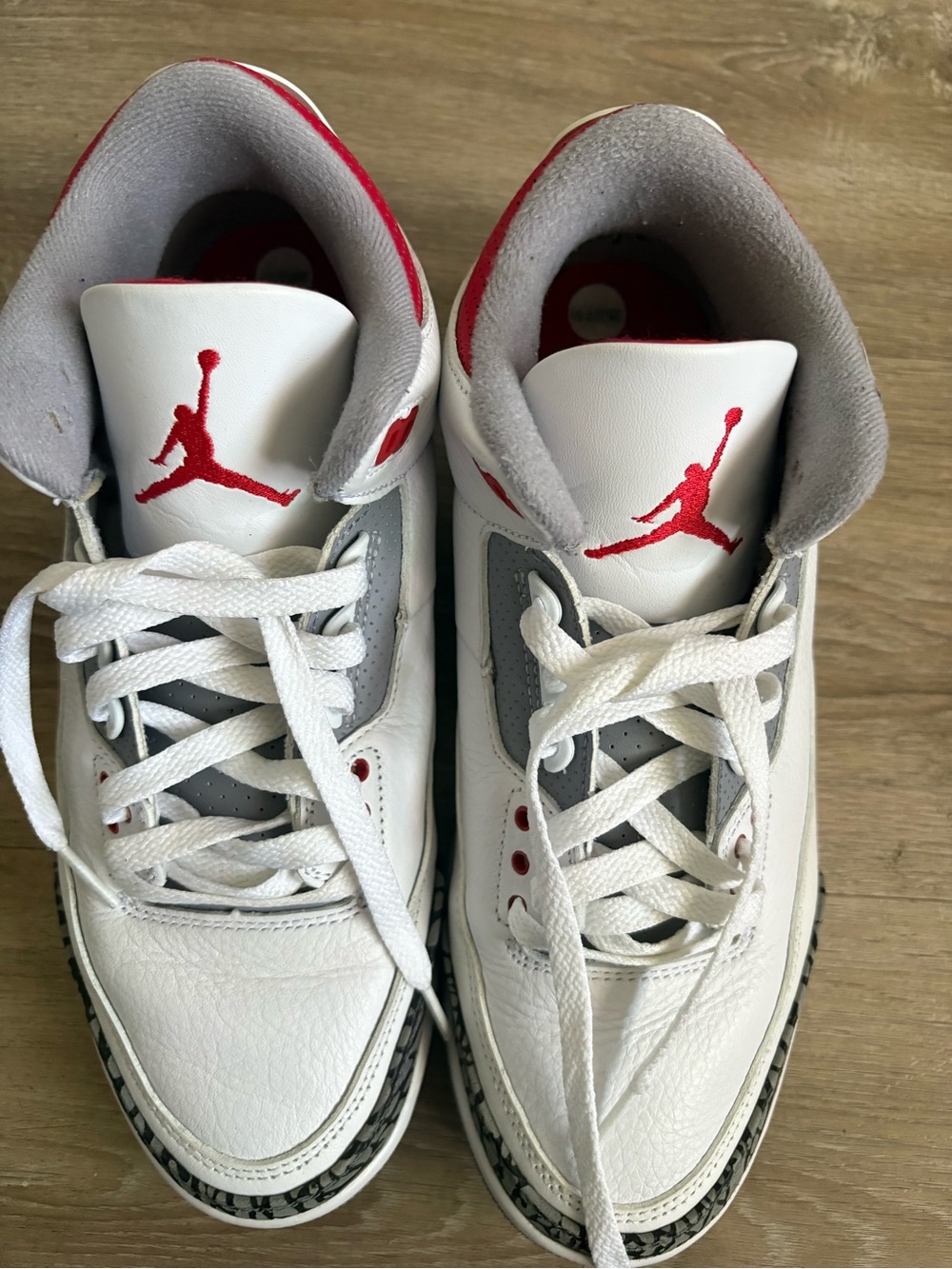 Nike Mens Air Jordan 3 Fire reds in size 8.5